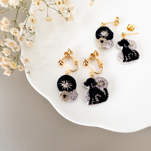 4色展開◎】犬とお花の刺繍ピアスorイヤリング 金属アレルギー対応