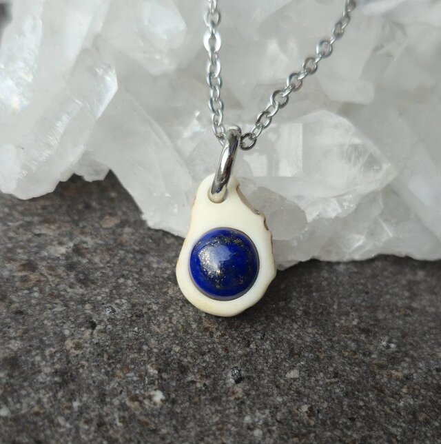 鹿の角 ラピスラズリのネックレス | iichi 日々の暮らしを心地よくする