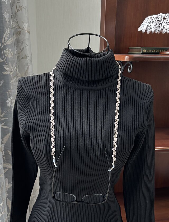 バニラ》「魅せる」タティングレースのグラスチェーン | iichi 日々の