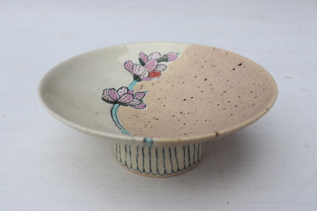 高 高台皿：名前も知らない草花② | iichi 日々の暮らしを心地よくする