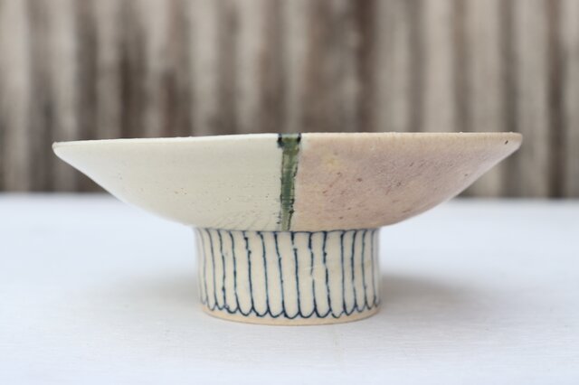 高 高台皿：名前も知らない草花④ | iichi 日々の暮らしを心地よくする