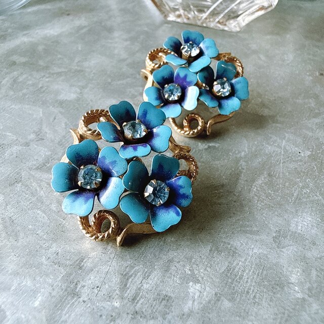 YA225-【 AVON 】エイボン・ヴィンテージイヤリング 1972 