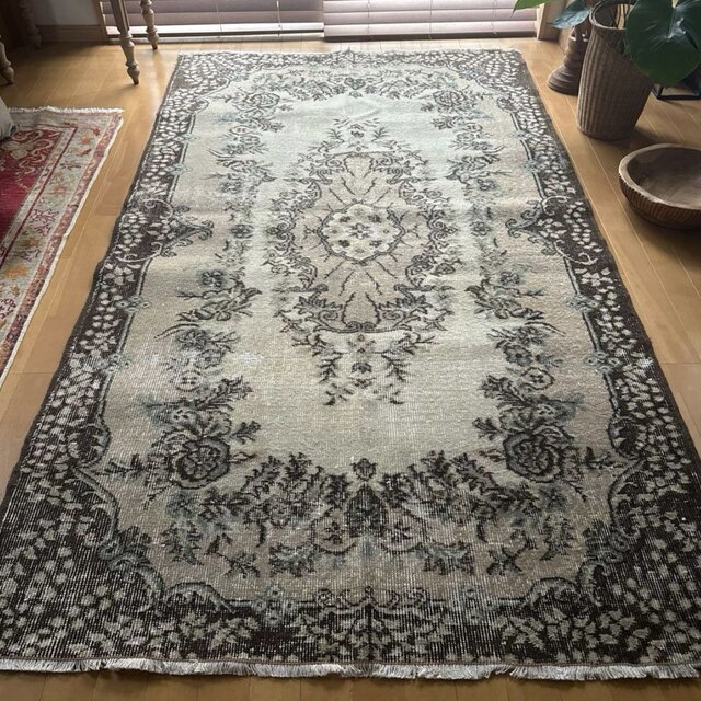 127×220花や実 王道メダリオン 控えめカラー トルコヴィンテージラグ