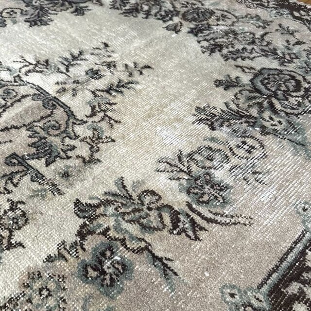 127×220花や実 王道メダリオン 控えめカラー トルコヴィンテージラグ