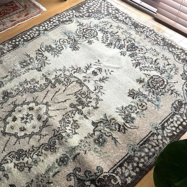 127×220花や実 王道メダリオン 控えめカラー トルコヴィンテージラグ