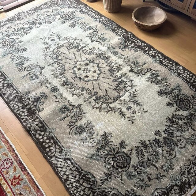 127×220花や実 王道メダリオン 控えめカラー トルコヴィンテージラグ