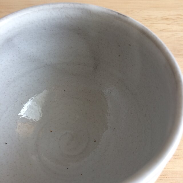 片口鉢（ツキノワグマ・白） | iichi 日々の暮らしを心地よくする