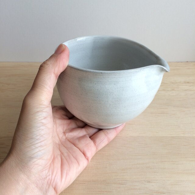 イムサエム　片口鉢 片口鉢（ツキノワグマ・白） | iichi 日々の暮らしを心地よくする