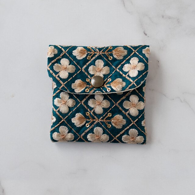 ロザリオケース【インド刺繍生地/グリーンクローバー】ジュエリー