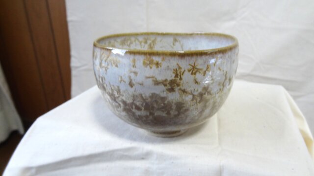 C09 結晶釉 抹茶茶碗 | iichi 日々の暮らしを心地よくするハンドメイド