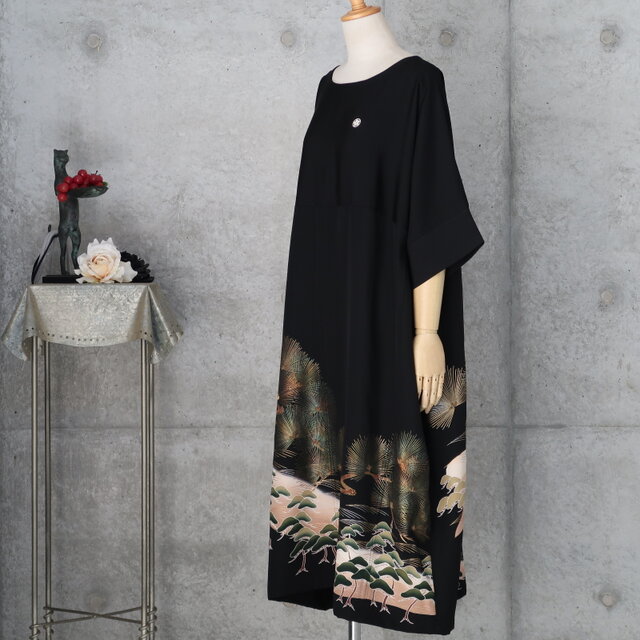黒留からのワンピース ゆったり目 ドロップショルダー 着物リメイク