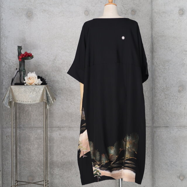 黒留からのワンピース ゆったり目 ドロップショルダー 着物リメイク