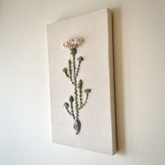 一点もの】『手紡ぎ糸のお花. f'』手刺繍ファブリックパネル | iichi