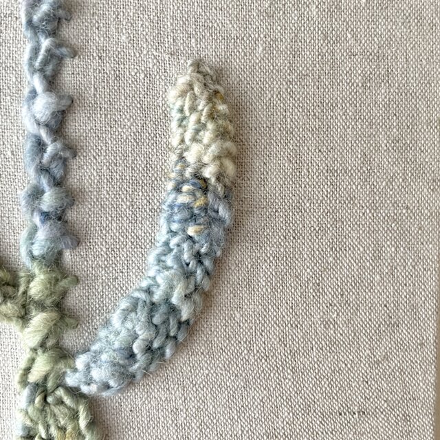 一点もの】『手紡ぎ糸のお花. g'』手刺繍ファブリックパネル | iichi