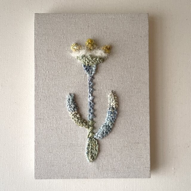 一点もの】『手紡ぎ糸のお花. g'』手刺繍ファブリックパネル | iichi
