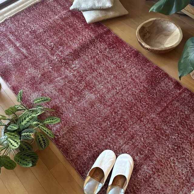 89×189こっくりと深みある赤 ワンカラーラグ トルコヴィンテージラグ 89×