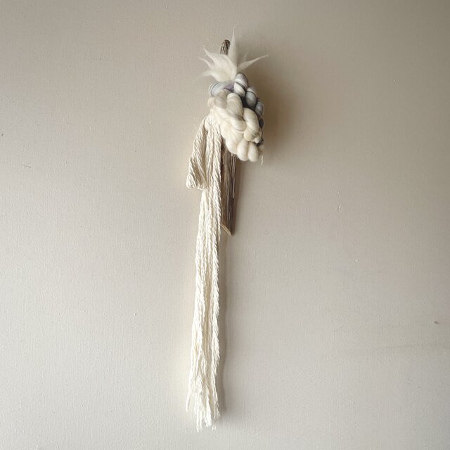 流木 オブジェ 『貝の記憶を聴く,e.』 | iichi 日々の暮らしを心地よく