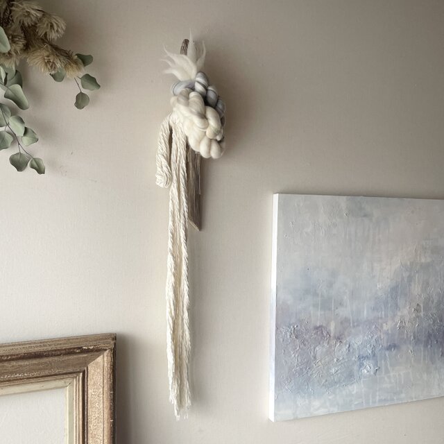 流木 オブジェ 『貝の記憶を聴く,c.』 流木 オブジェ 『貝の記憶を聴く,e.』 | iichi 日々の暮らしを心地よく