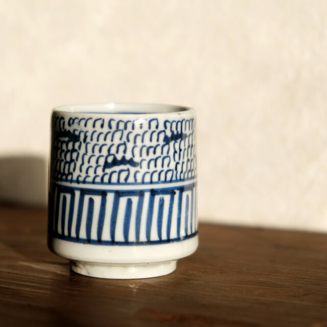 細かな微塵子柄◇伊万里 染付覗き猪口 骨董/antiques 酒器 古民家