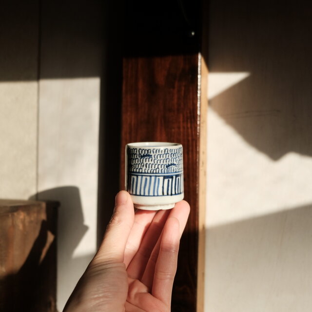 細かな微塵子柄◇伊万里 染付覗き猪口 骨董/antiques 酒器 古民家