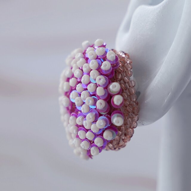 おゃべりなピアス・イヤリング64｜ビーズ刺繍×ピンク×大ぶり×選べる
