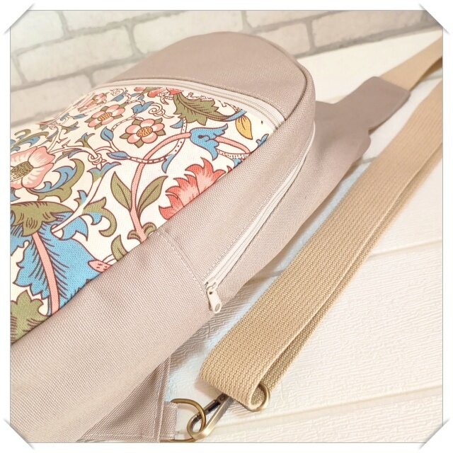 ウィリアムモリスのボディバッグ | iichi 日々の暮らしを心地よくする