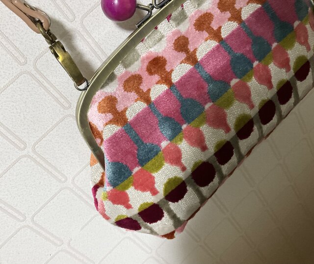 クラーククラーク社輸入生地 カラフル 大きな木玉親子がま口長財布