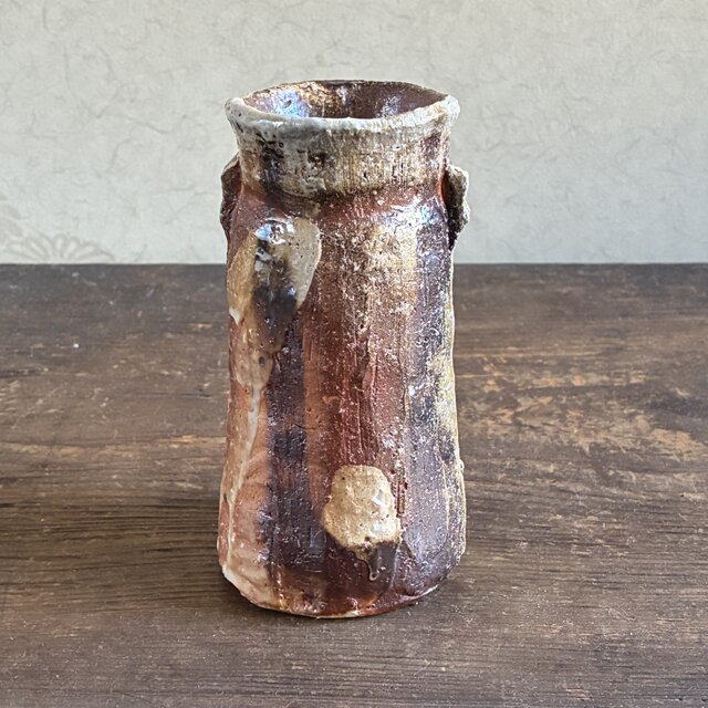 伊賀織部 筒形花入｜穴窯焼成・焼締｜白化粧と鉄の景色｜耳付き花瓶