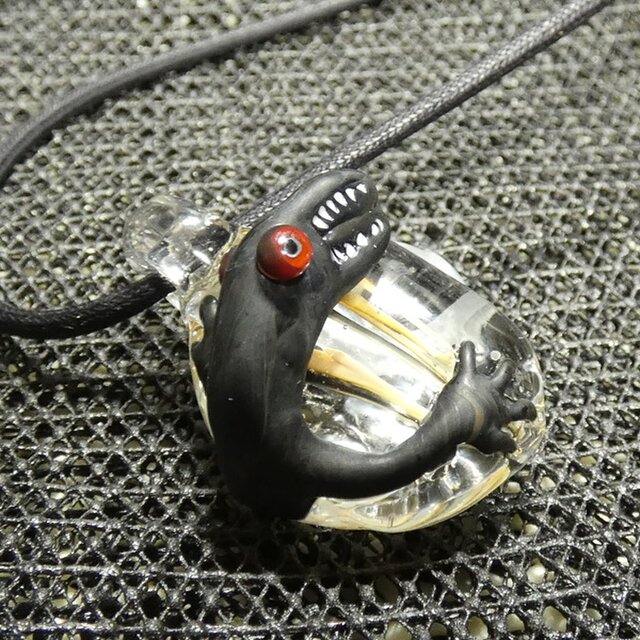 牙あるもの NO.445（ガラス、トンボ玉、一点物、爬虫類、伝統工芸