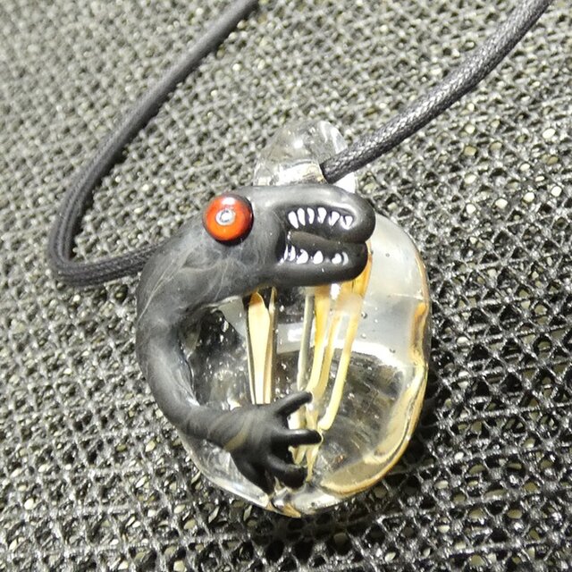 牙あるもの NO.445（ガラス、トンボ玉、一点物、爬虫類、伝統工芸