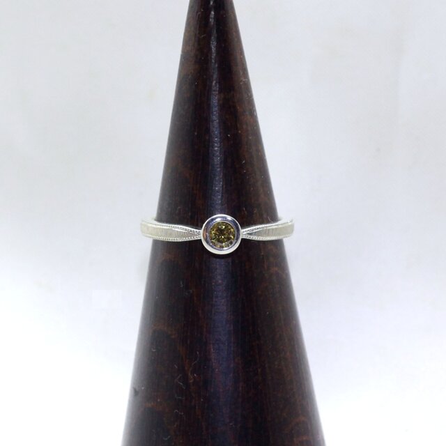 Pt900 ファンシーディープイエローダイヤモンドリング 0.166ct(中宝