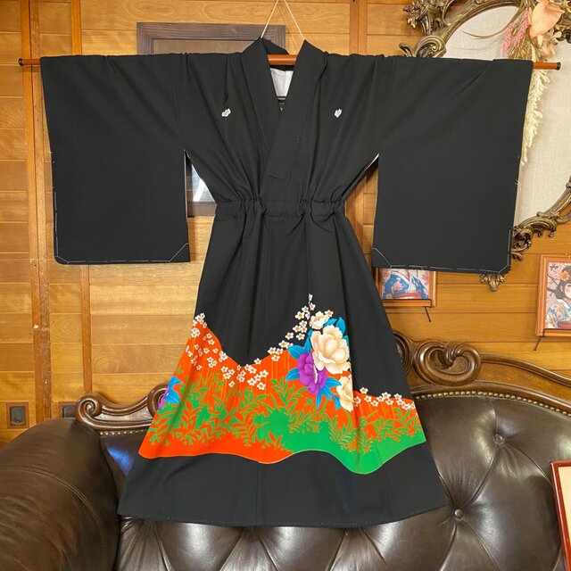 黒留袖 着物 リメイク ワンピース ドレス 和洋折衷 洗える 化繊 ハンドメイド レトロ 古着 華やぎのビビッド花園 TKW-119 黒留袖 着物 リメイク ワンピース ドレス 和洋折衷 洗える 化繊 華やぎ
