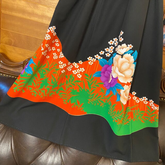 黒留袖 着物 リメイク ワンピース ドレス 和洋折衷 洗える 化繊 ハンドメイド レトロ 古着 華やぎのビビッド花園 TKW-119 黒留袖 着物 リメイク ワンピース ドレス 和洋折衷 洗える 化繊 華やぎ