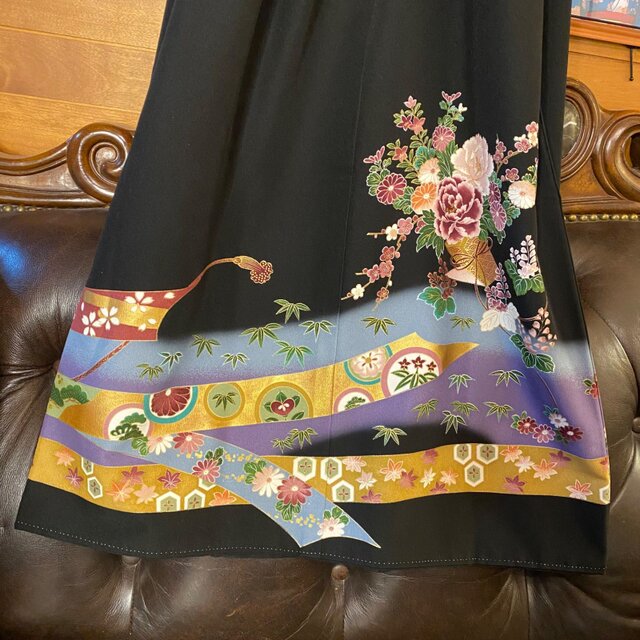 黒留袖 着物 リメイク ワンピース ドレス セミロング 和洋折衷 洗える 化繊 ハンドメイド レトロ 古着 雅なる花束 TKW-121 黒留袖 着物 リメイク ワンピース ドレス セミロング 和洋折衷 洗える