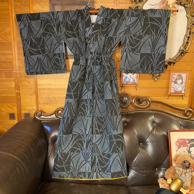 着物リメイク　綸子ワンピース A generously gathered dress] A class on remaking kimonos by