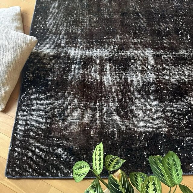 109.5×124 正方形　こげ茶ブラック　擦れシャビー　トルコヴィンテージラグ 109.5×124 正方形 こげ茶ブラック 擦れシャビー トルコヴィンテージ