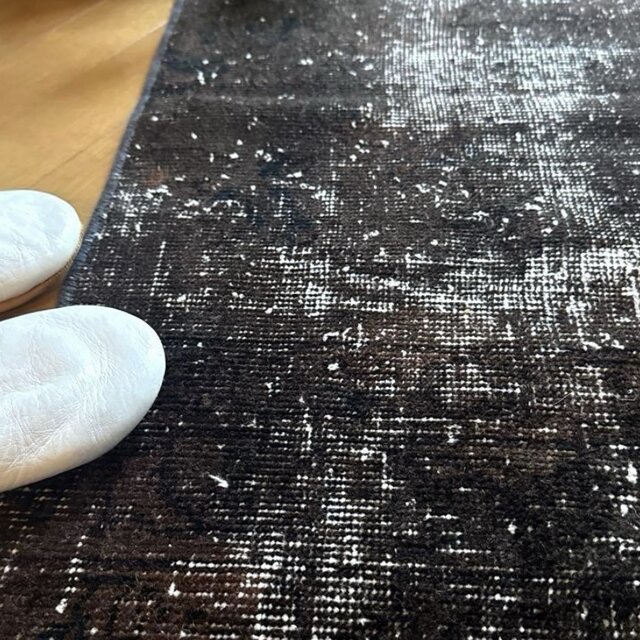 109.5×124 正方形　こげ茶ブラック　擦れシャビー　トルコヴィンテージラグ 109.5×124 正方形 こげ茶ブラック 擦れシャビー トルコヴィンテージ