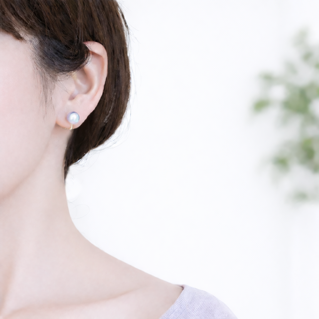 大粒・美しい照り☆オーロラグレイ貝パール10mmのイヤリング