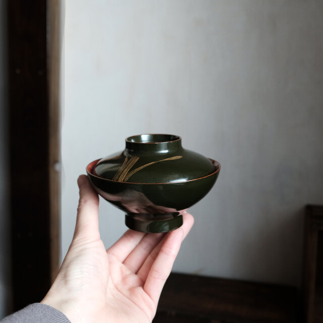 金の水仙◇深緑で素敵。古輪島塗 漆芸沈金蓋付椀 古漆器 骨董