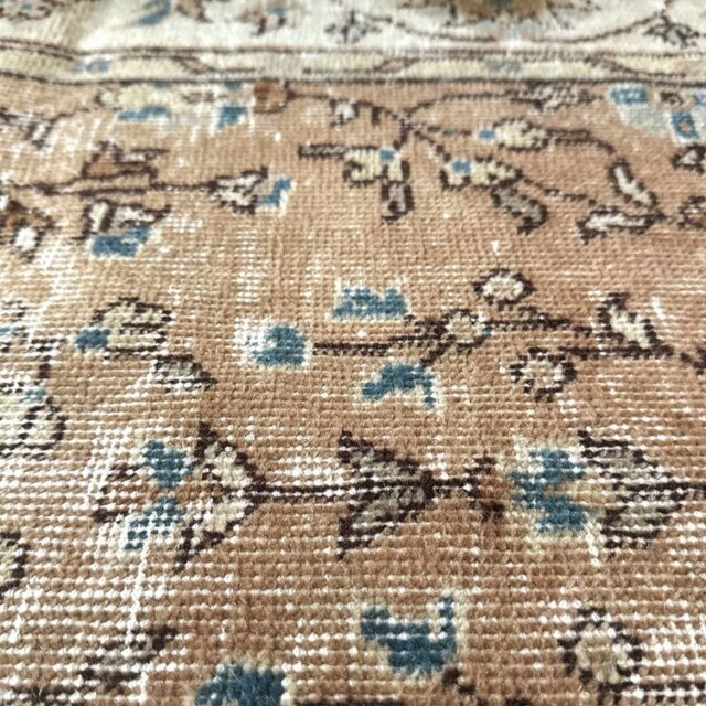 137×232大判ピンクベージュ×ブルー 草花ボタニカル トルコヴィンテージ