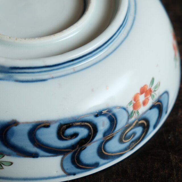 花と鶴と蝶々◇伊万里 花蝶文赤絵金彩浅型中鉢 碗 骨董・antiques 器