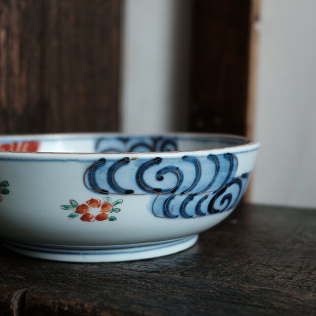花と鶴と蝶々◇伊万里 花蝶文赤絵金彩浅型大鉢 碗 骨董・antiques 器