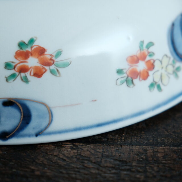 花と鶴と蝶々◇伊万里 花蝶文赤絵金彩浅型大鉢 碗 骨董・antiques 器