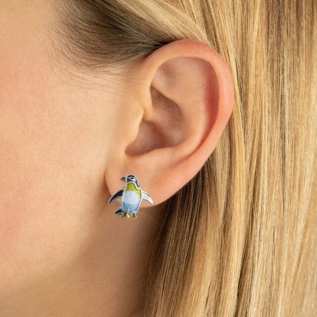 ペンギンのピアス - 冬の季節にぴったりな温もりを感じるデザイン P203