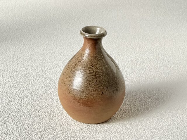穴窯　焼き締め花器 穴窯焼き締め 花入れ s-ys-7 | iichi 日々の暮らしを心地よくする