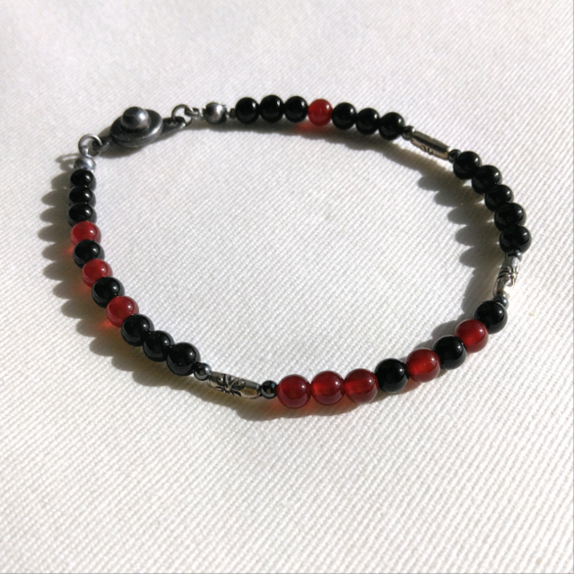 新色】赤と黒のツートンカラー＊＊＊ブレスレット＊＊＊カレンsilverと