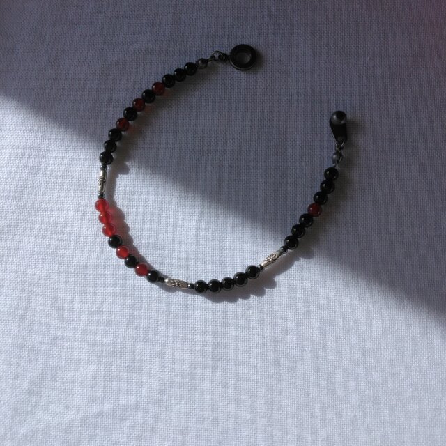 新色】赤と黒のツートンカラー＊＊＊ブレスレット＊＊＊カレンsilverと