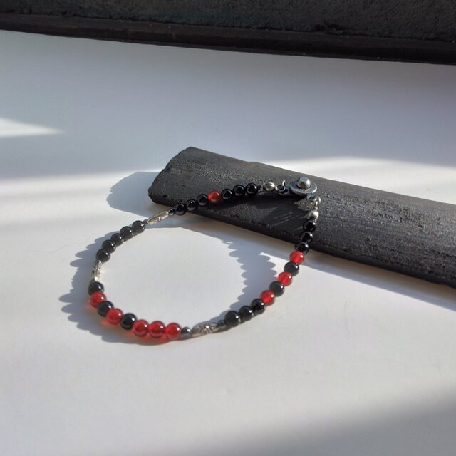 新色】赤と黒のツートンカラー＊＊＊ブレスレット＊＊＊カレンsilverと