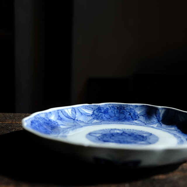 六つの紫陽花◇線描きで素敵。伊万里 紫陽花文染付線描き七寸中皿 骨董