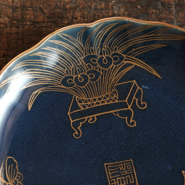 中国美術 珊瑚釉 花蝶紋 瑠璃 遊台 φ15cm 乾隆年製(LC256) 中国美術 珊瑚釉 花蝶紋 瑠璃 遊台 φ15cm 乾隆年製(LC256)